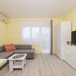 Natali 아파트